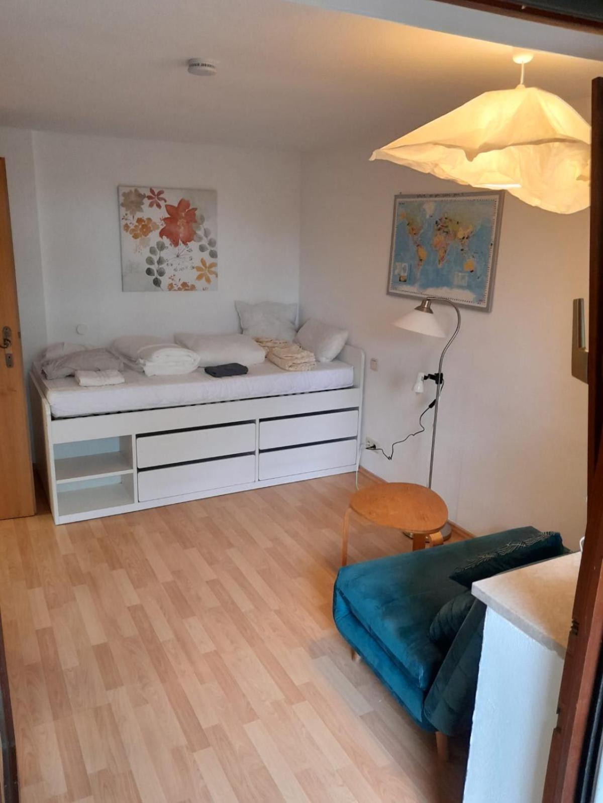 Apartment mit Küche und Balkon oder Terrasse, ruhig und gut erreichbar Piding Exterior foto